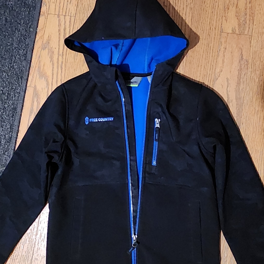 - LIKE NEW Free Country Boys Water Resistant Soft Shell Jacket Size: S(8)